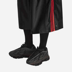 WC X ADIDAS MEGARIDE BONES - BLACK/RED